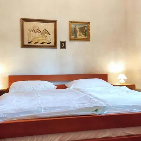 & Oliva - Two Bedroom Апартаменты Нови-Винодолски