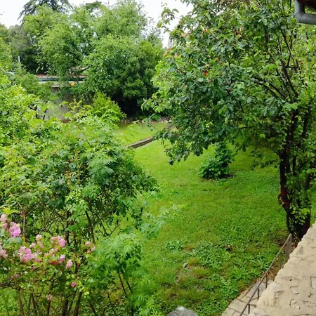 & Oliva - Two Bedroom *